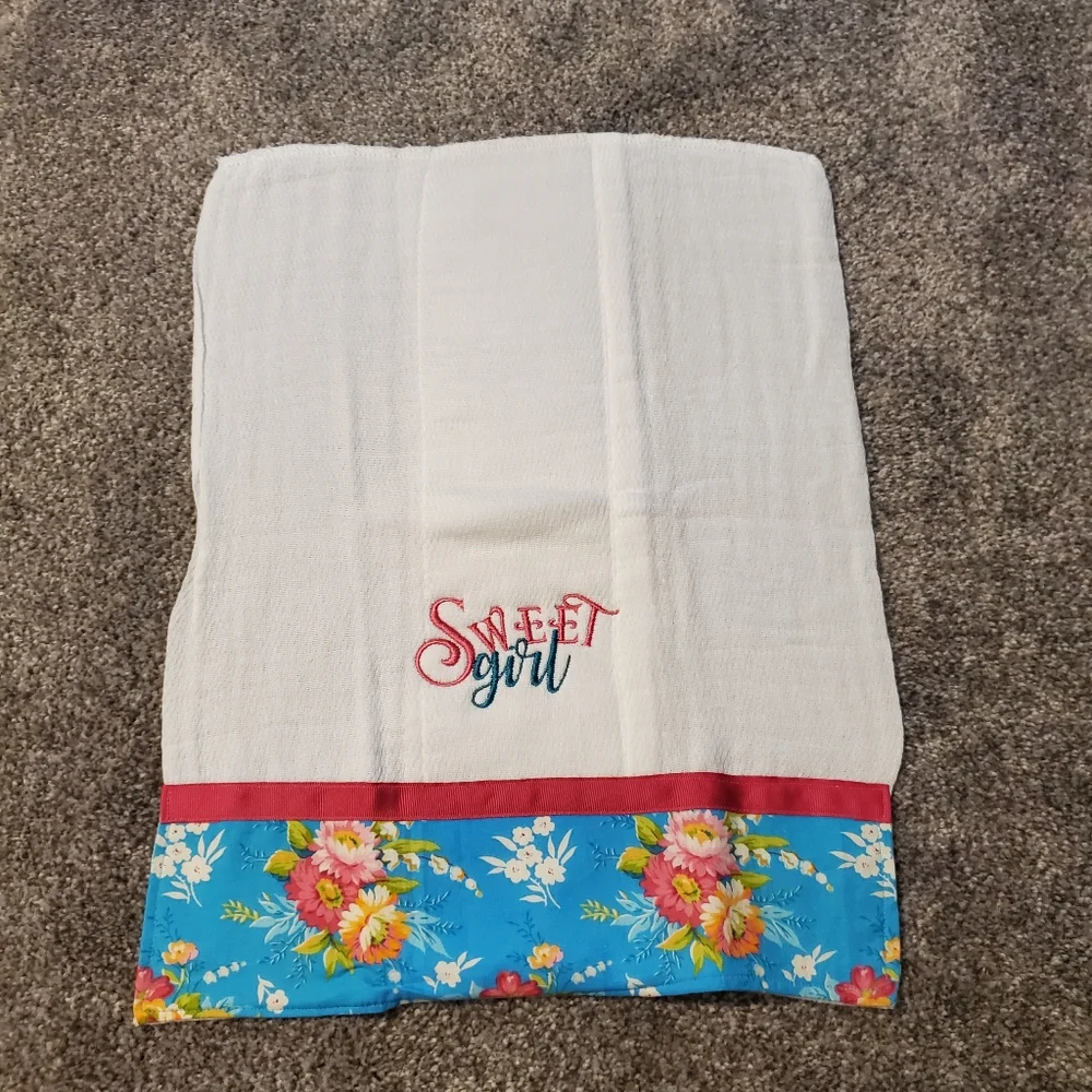 NEW Handmade Baby Burpcloth Sweet Girl With Flowers - Picture 2 of 2